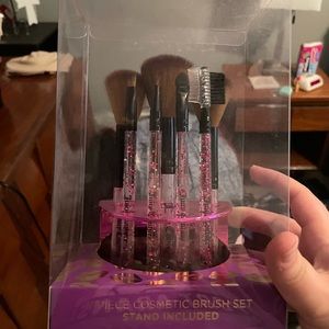 Juicy Couture Brush Set